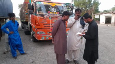 Photo of Sindh seizes 2 trailers transporting Punjab wheat to Karachi