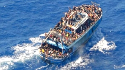 2023_Greek_migrant_boat_disaster_pre-sinking