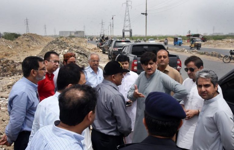 Chief Minister’s orders unheeded as dumping of debris, trash on Karachi roads continues