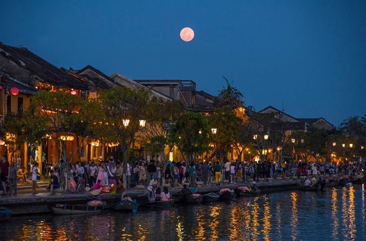 MAIN-PHOTO-3316_Full_moon