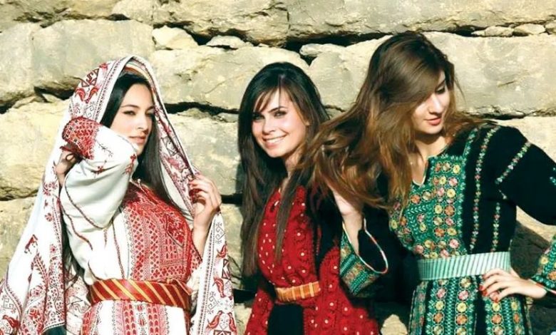 Palestinian_tradtional_dress