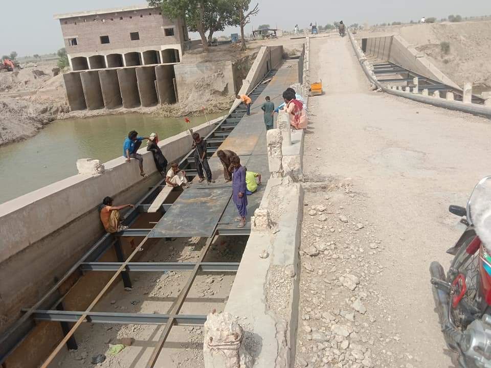 Kari-Mori-Bridge-Johi-Sindh-Courier-2