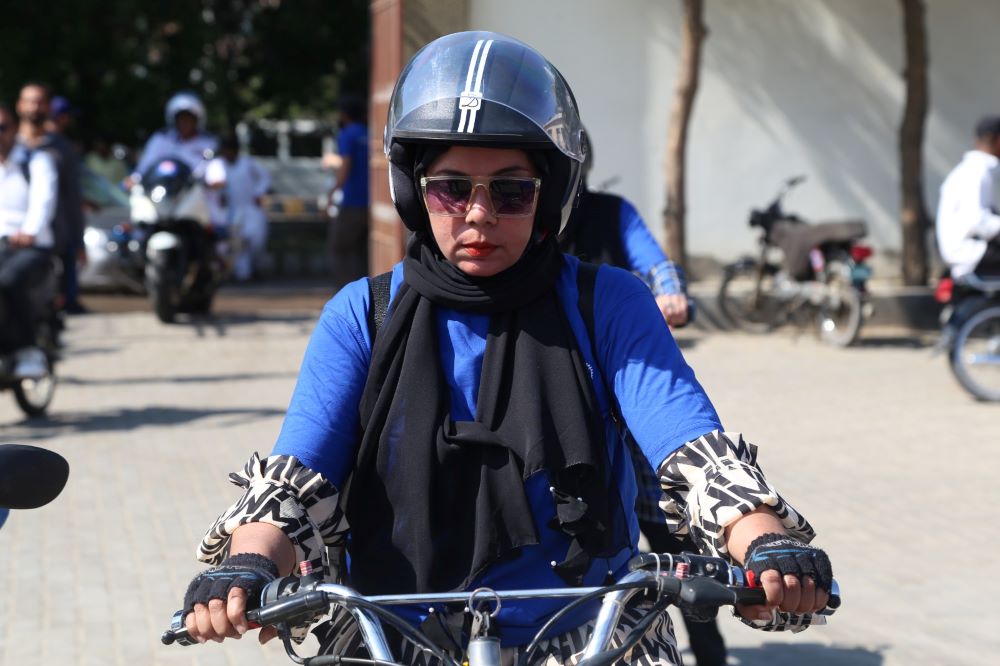 Women-bike-Sindh-Courier-1