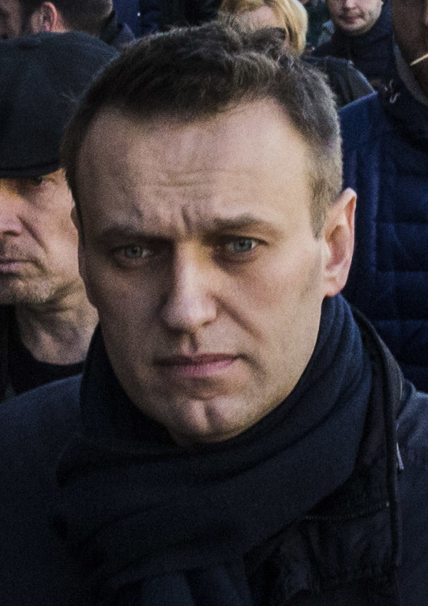 Alexei_Navalny_marching_in_2017_(cropped_3)