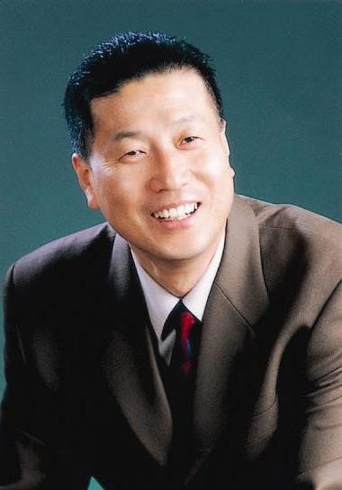 Lee Won Woo - Poet - Korea - Sindh Courier