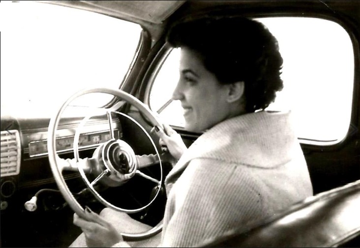 Samiha Hasanin driving her car