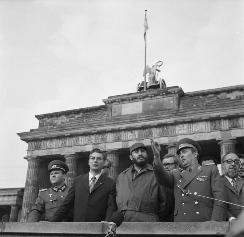Berlin, Fidel Castro an der Grenze