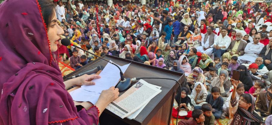 Women-Karachi-Rally-Sindh-Courier-2