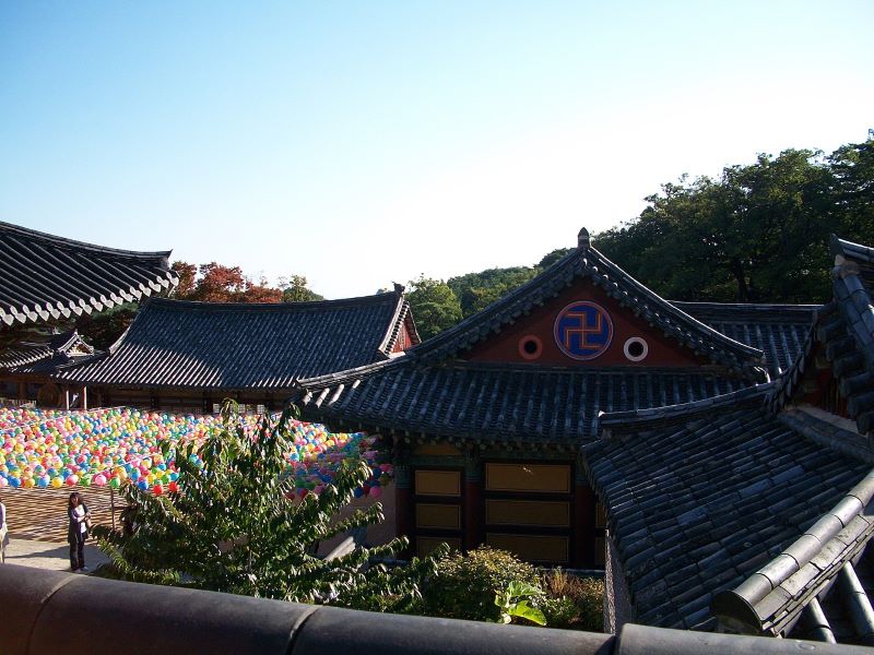Donghwasa_Temple