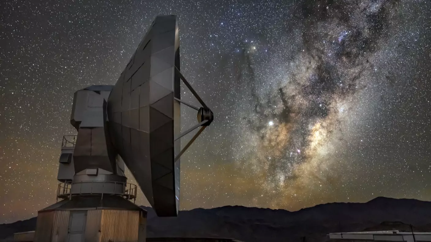 radio-telescope-atacama-desert