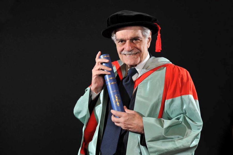 Omar-Sharif-Hull-City-2