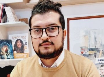 Hassne Yarti=Sindh Courier