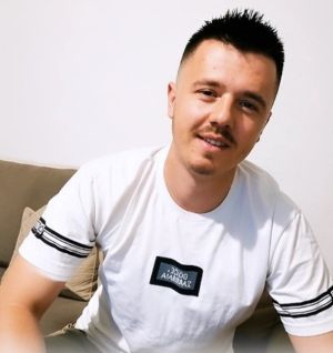Kosovo-Poet-Sindh Courier