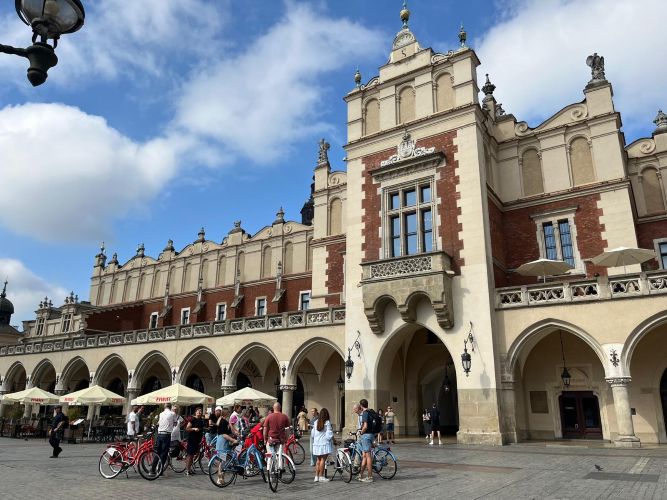Krakow day time 1-Sindh Courier