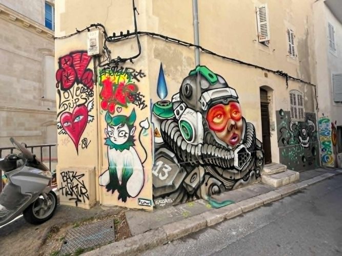 Marseille 9- Sindh Courier