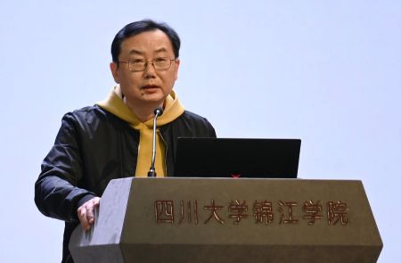 Qin Xianmao覃贤茂3- Sindh Courier