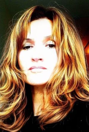 Jasna Gugić- Sindh Courier